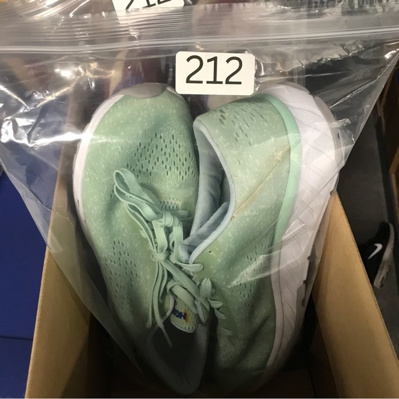 Hoka One One Cavu 2 Green Athletic Running Shoes 1099724 LSBL Women's Size 9.5 - Picture 13 of 13